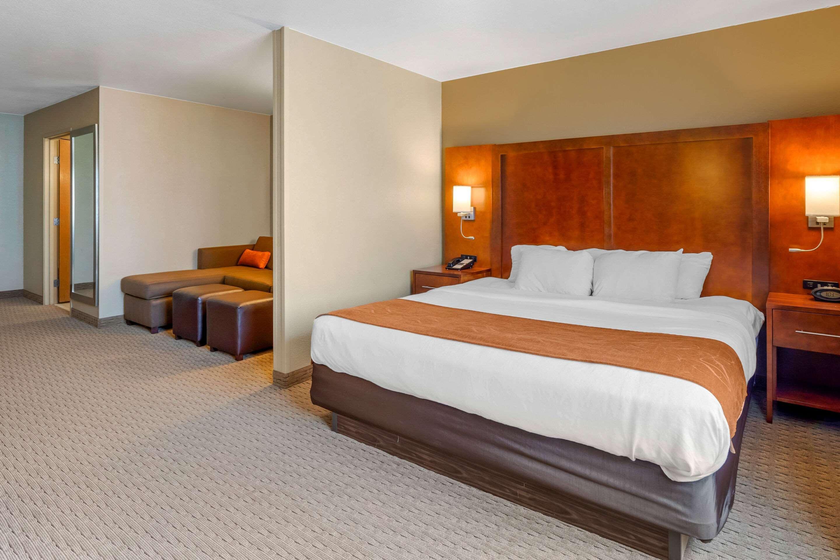Comfort Suites Burlington Dış mekan fotoğraf