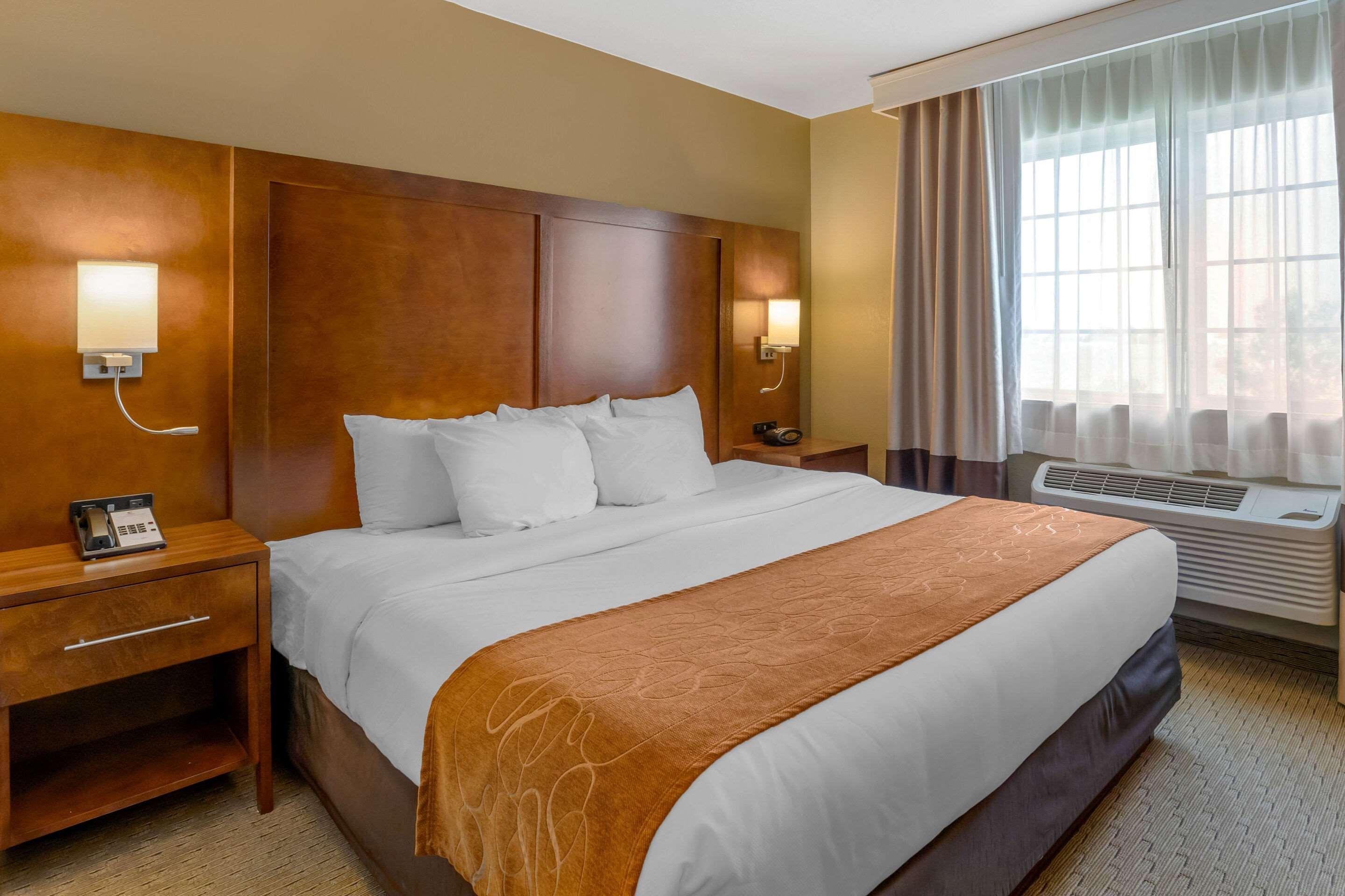 Comfort Suites Burlington Dış mekan fotoğraf
