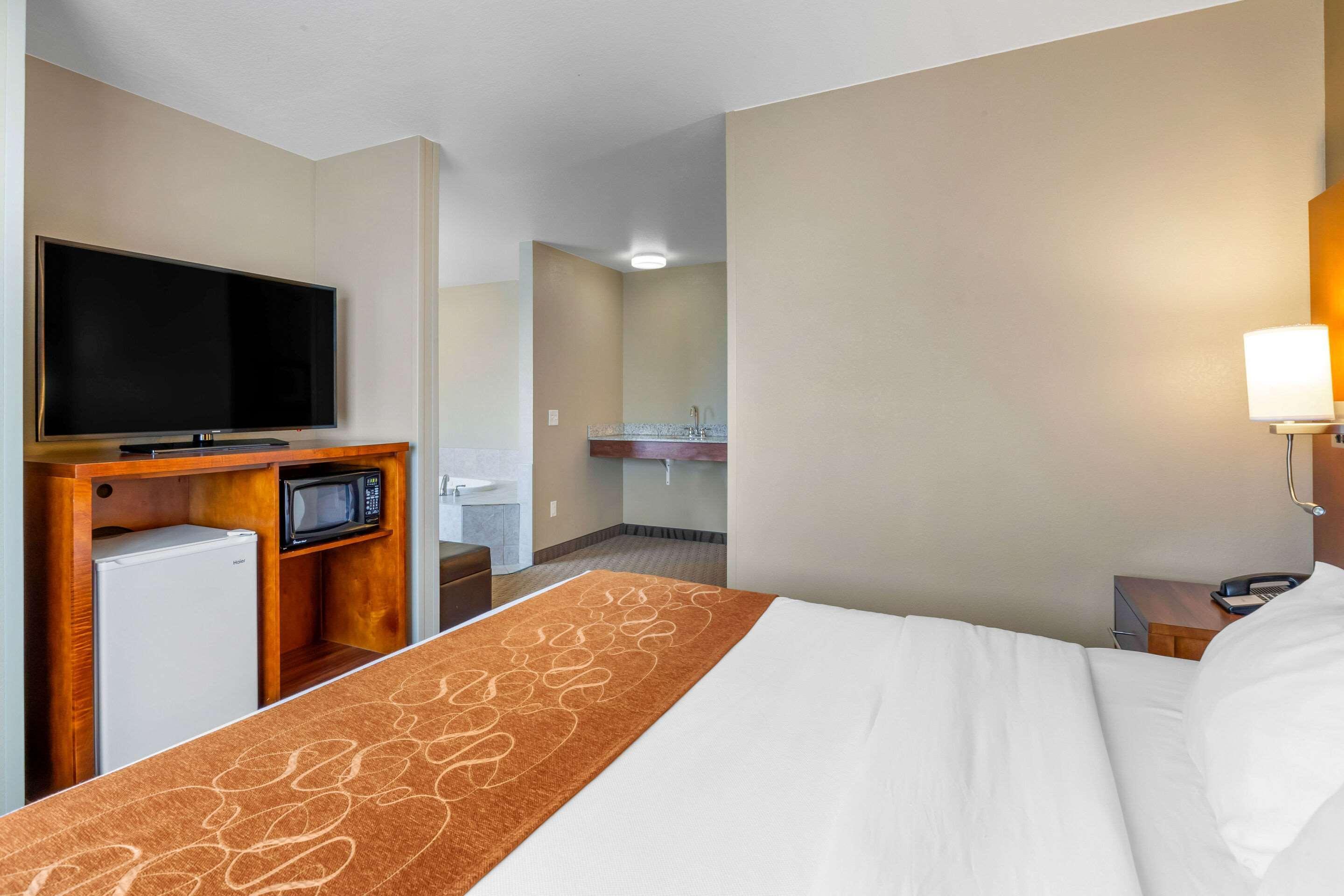 Comfort Suites Burlington Dış mekan fotoğraf