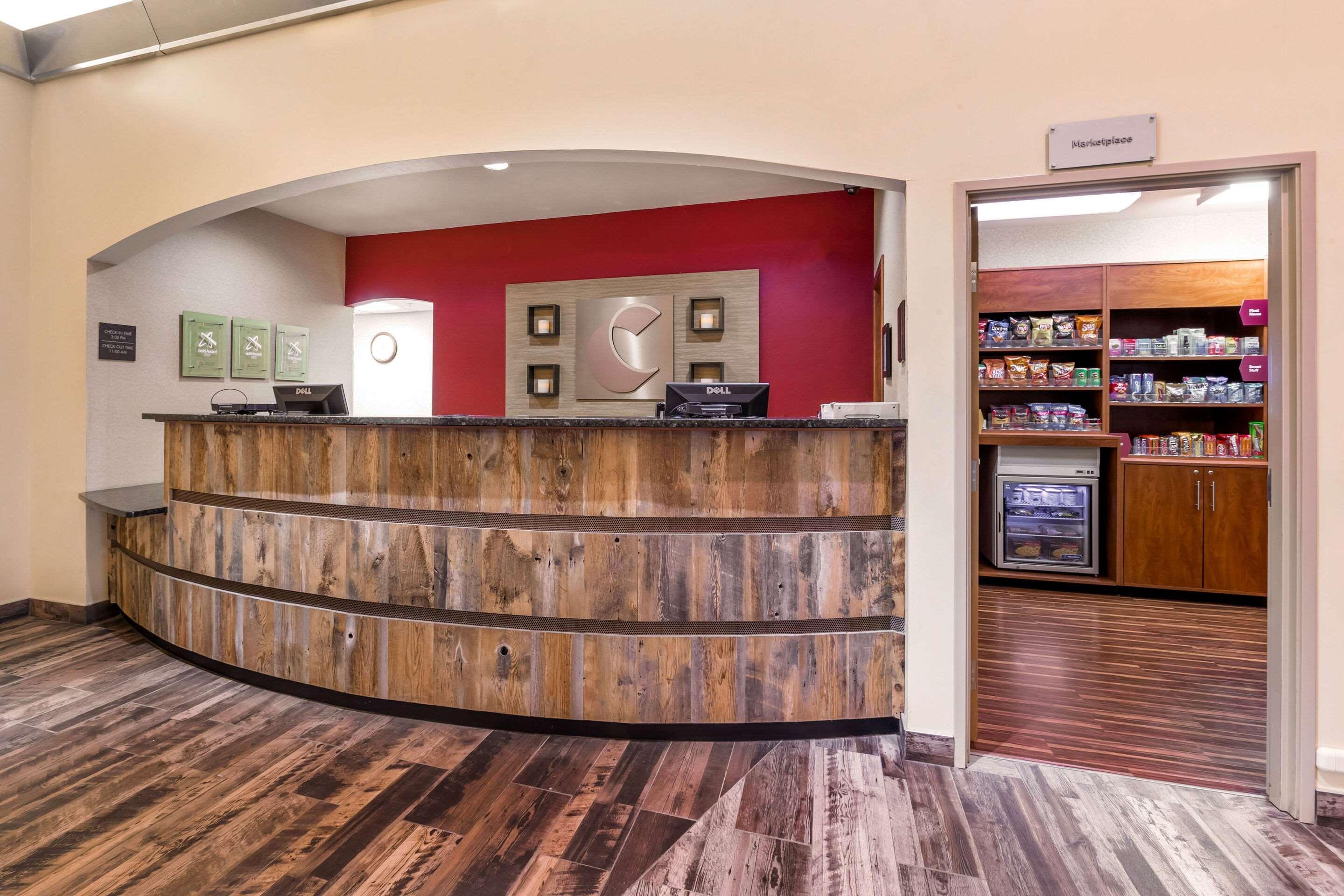 Comfort Suites Burlington Dış mekan fotoğraf