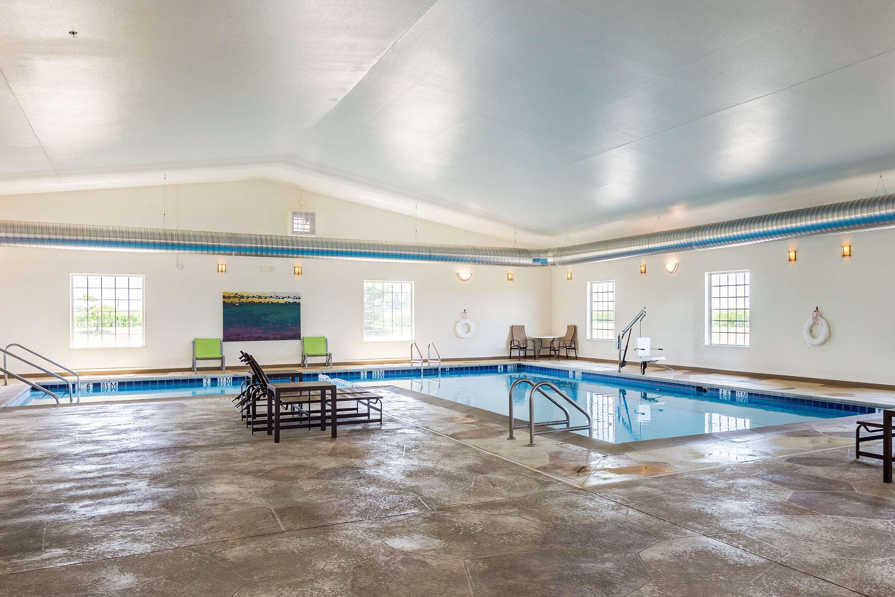 Comfort Suites Burlington Dış mekan fotoğraf