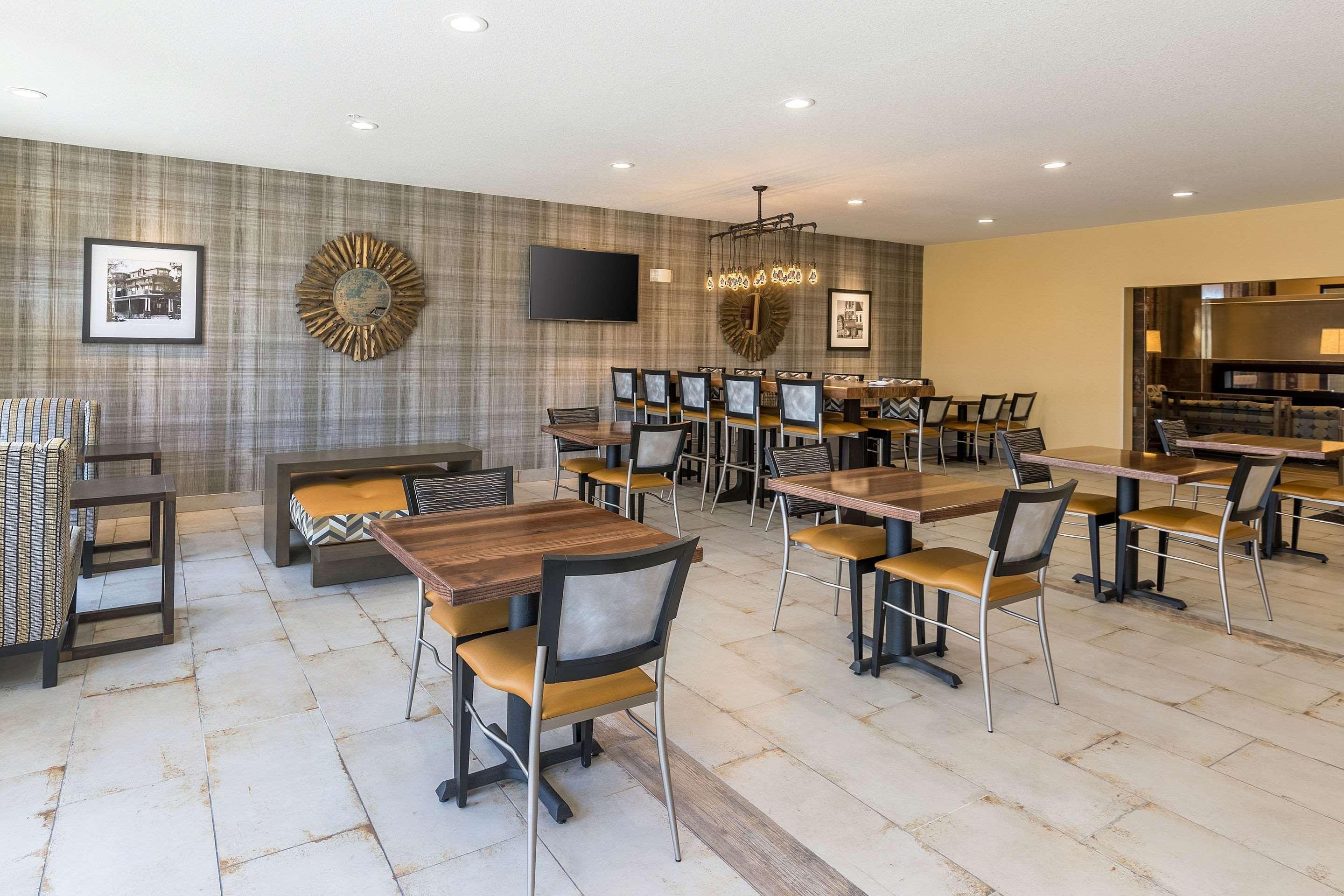 Comfort Suites Burlington Dış mekan fotoğraf