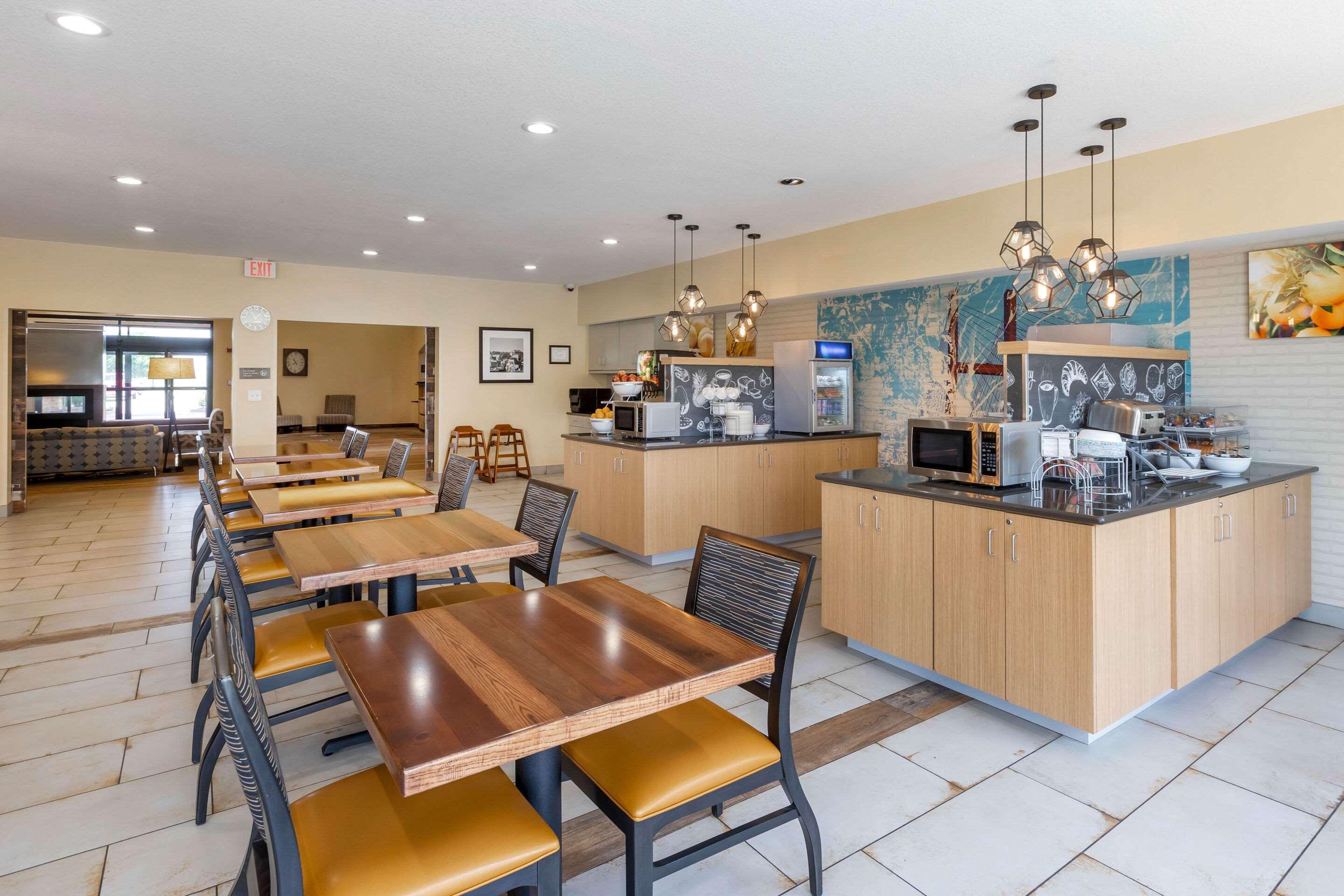 Comfort Suites Burlington Dış mekan fotoğraf
