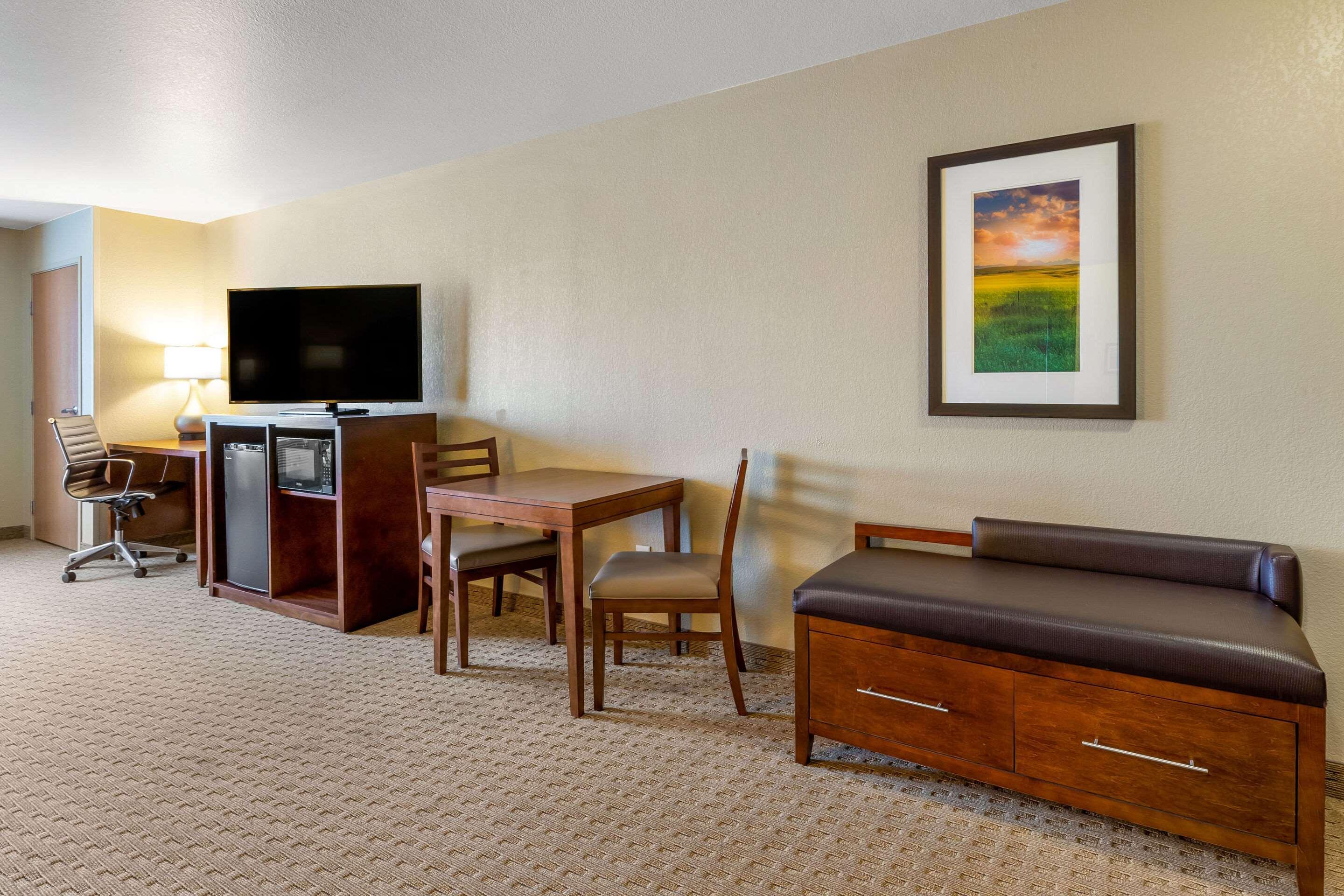 Comfort Suites Burlington Dış mekan fotoğraf