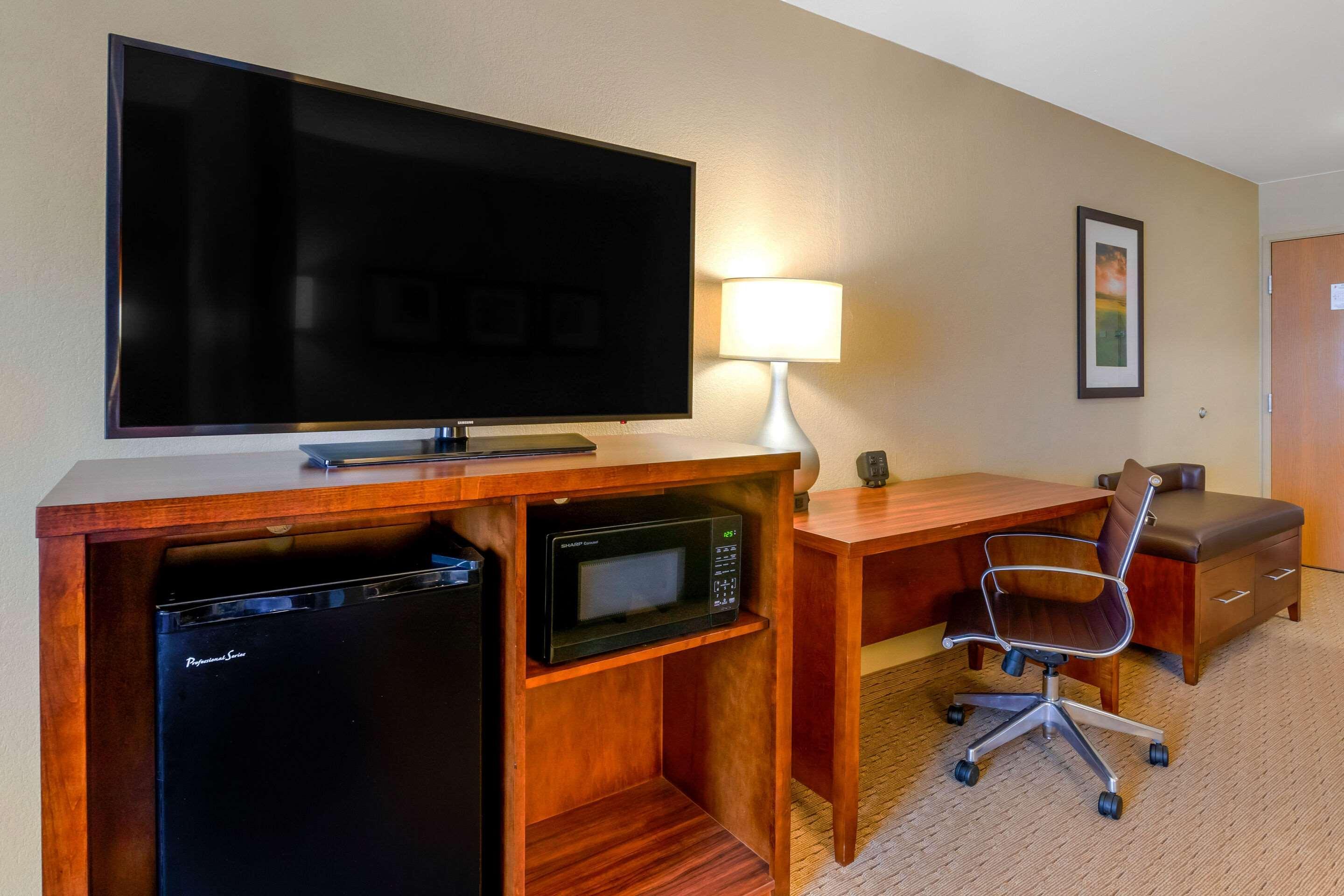 Comfort Suites Burlington Dış mekan fotoğraf