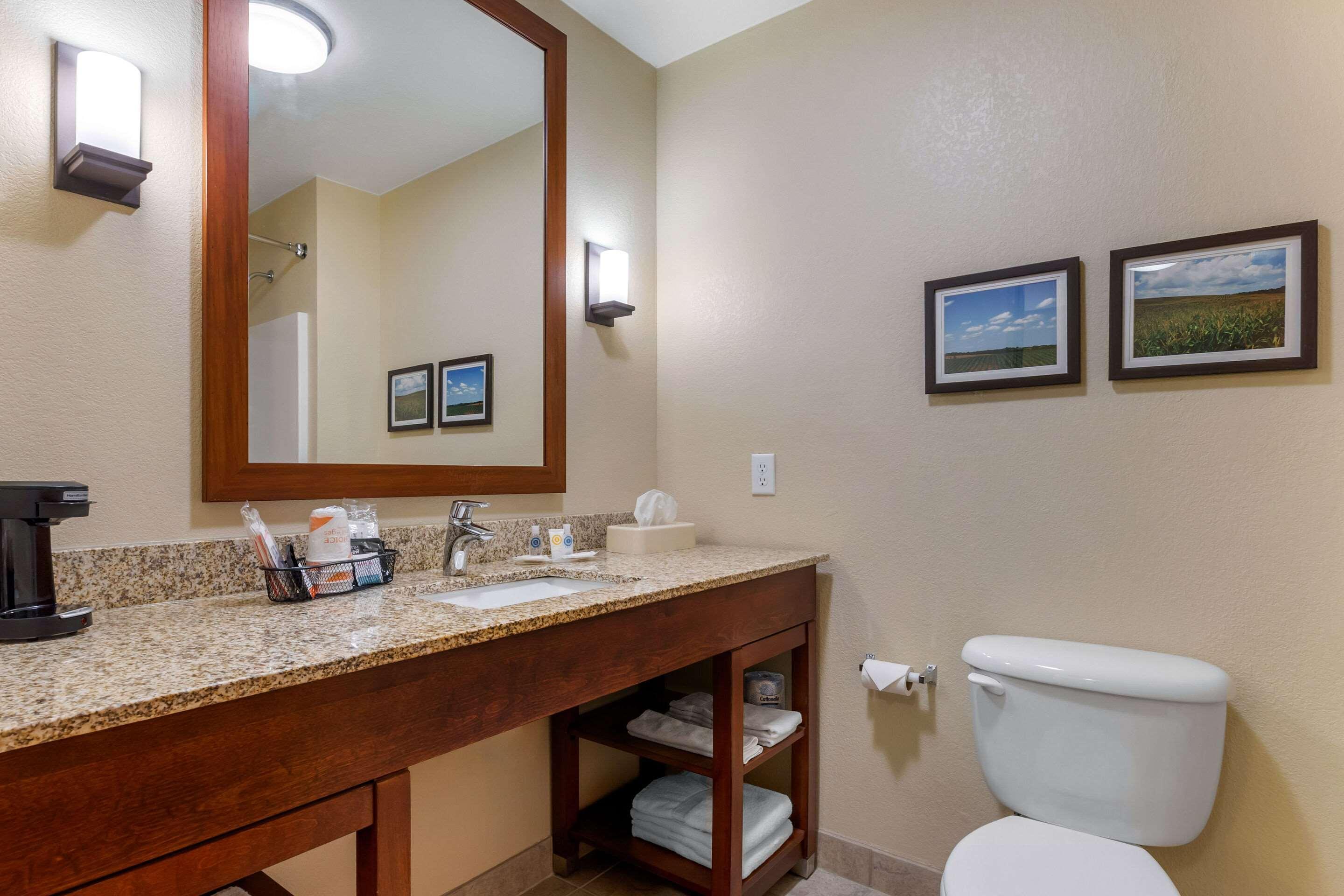 Comfort Suites Burlington Dış mekan fotoğraf