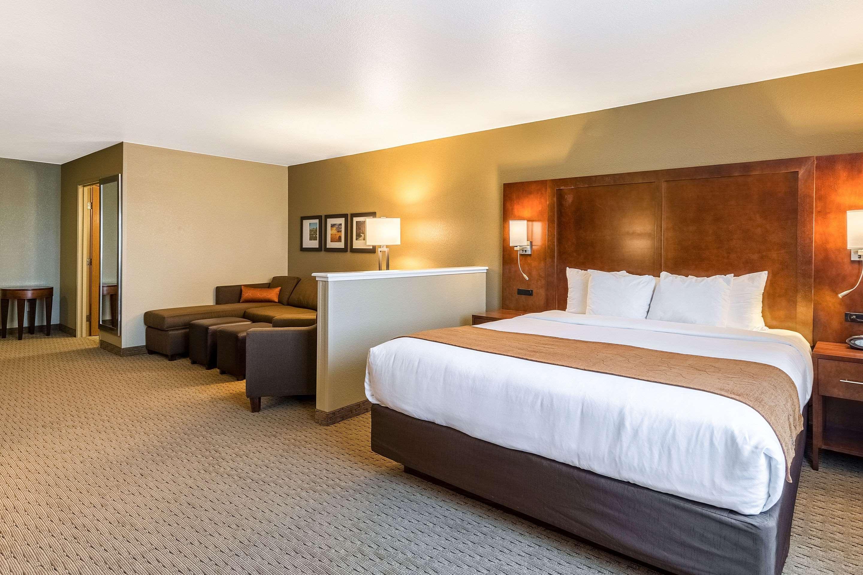 Comfort Suites Burlington Dış mekan fotoğraf