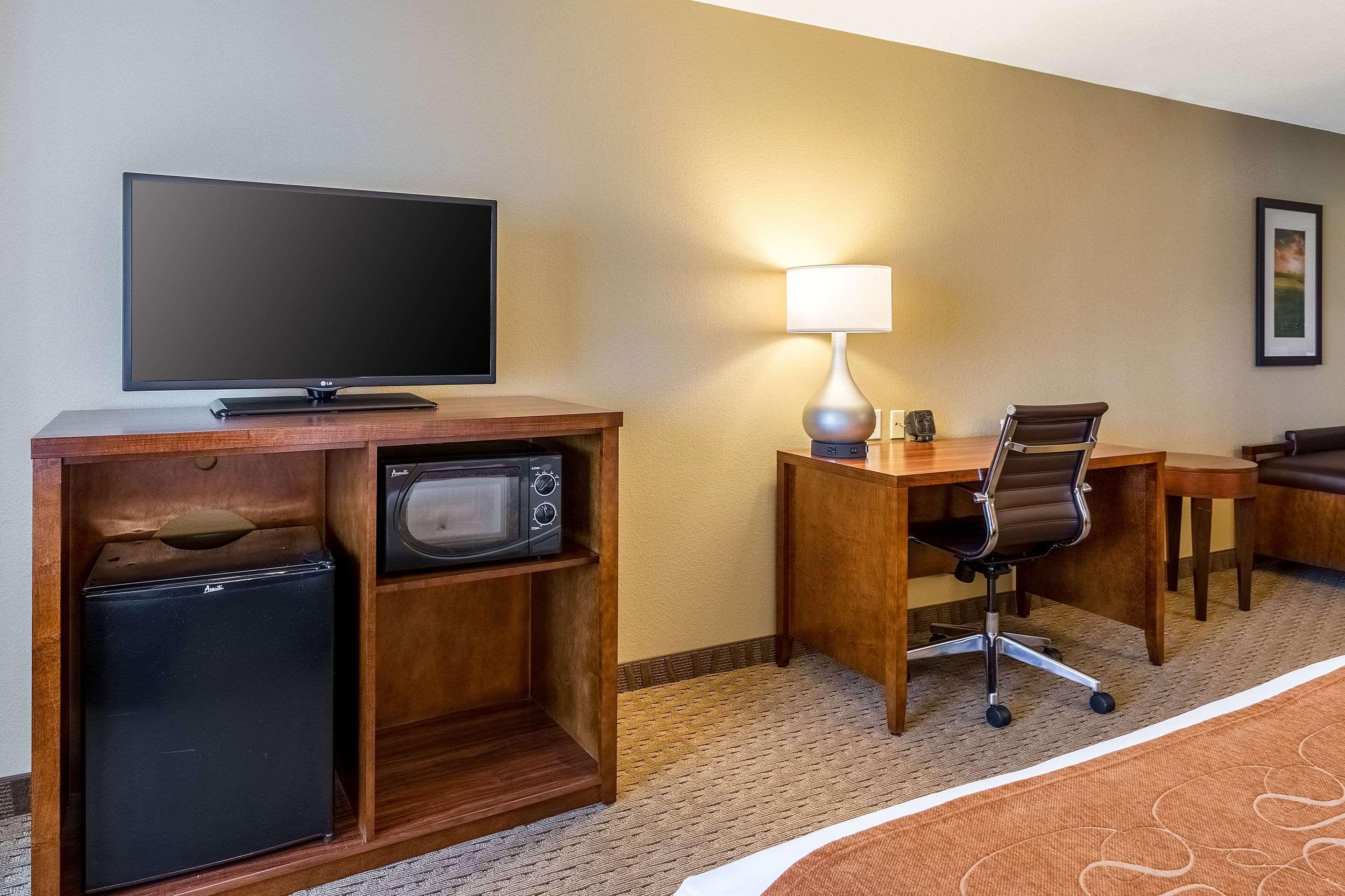 Comfort Suites Burlington Dış mekan fotoğraf