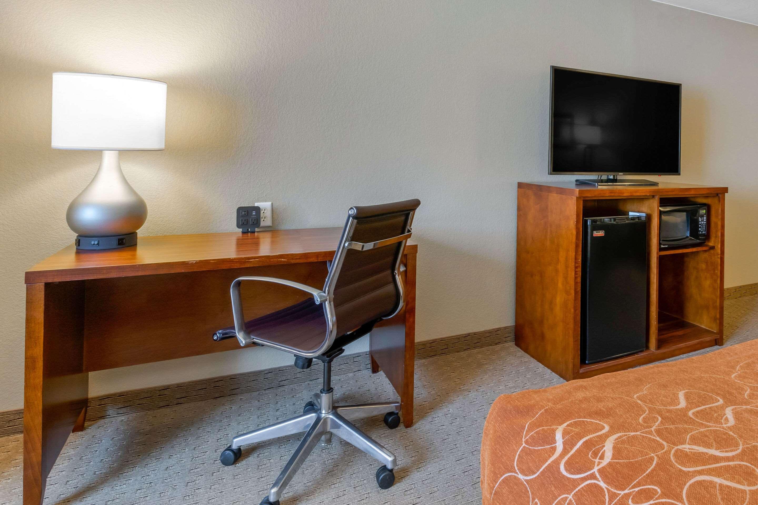 Comfort Suites Burlington Dış mekan fotoğraf