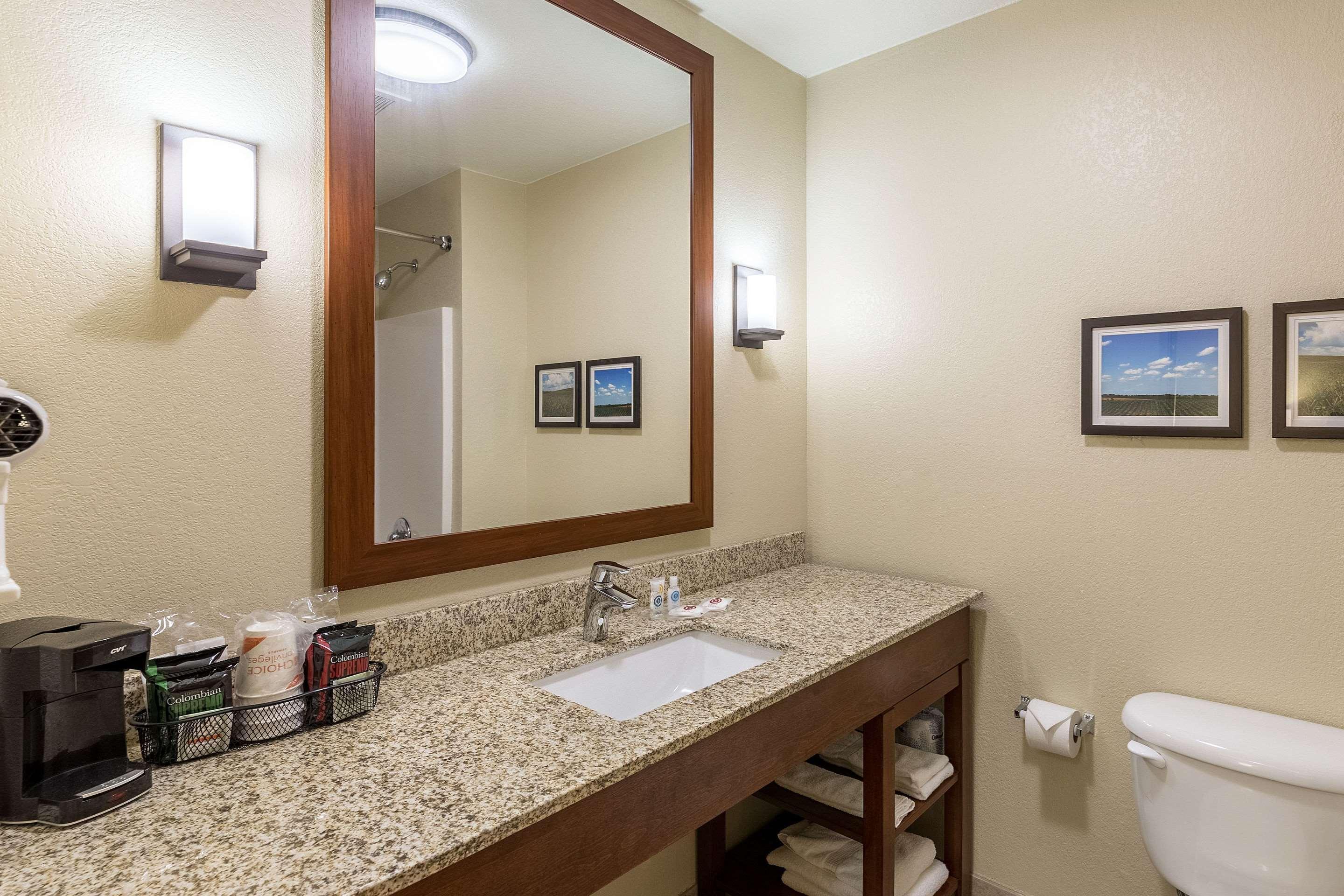 Comfort Suites Burlington Dış mekan fotoğraf