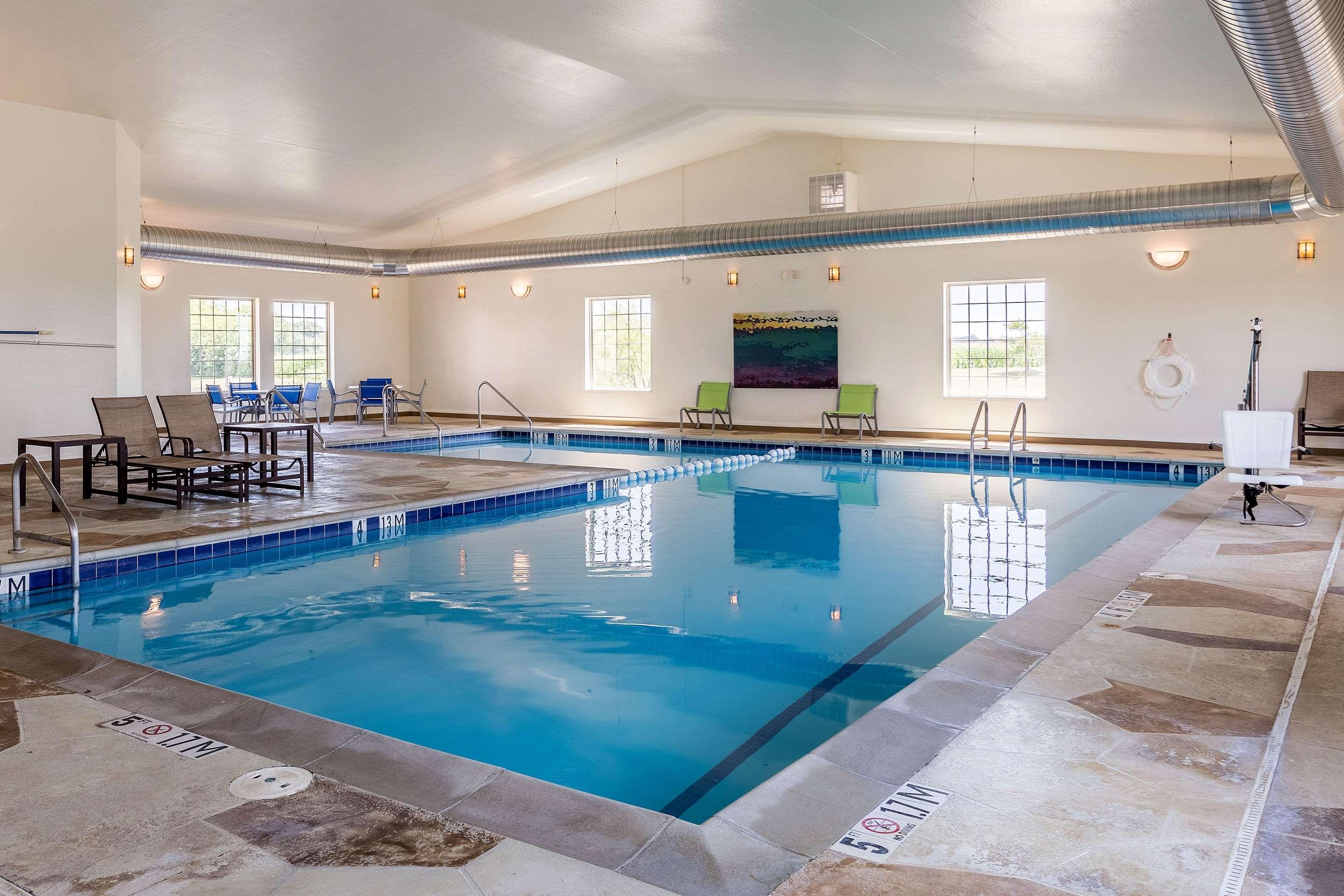 Comfort Suites Burlington Dış mekan fotoğraf