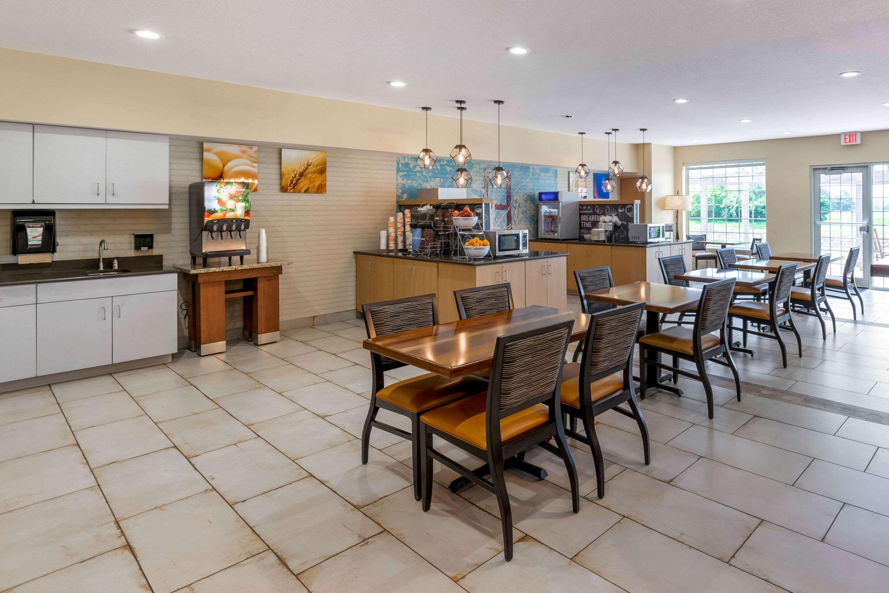 Comfort Suites Burlington Dış mekan fotoğraf